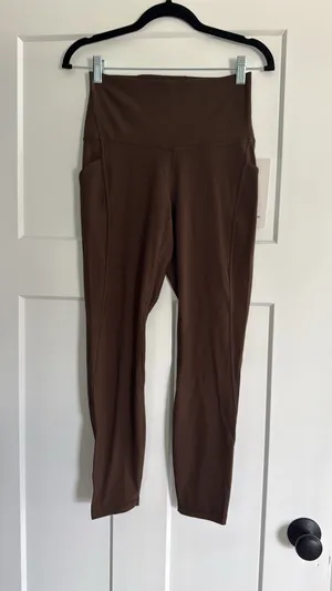 Lululemon Size 8 Align HR 25” Leggings with Pockets thumbnail 3