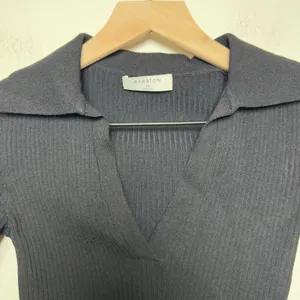 Babaton Women Sculpt Knit Polo Long Sleeve‎ Top XS Black Ribbed V-Neck Crop thumbnail 3