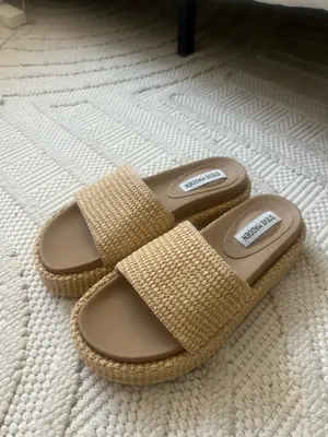 Brand new Platform Steve Madden Sandals thumbnail 3