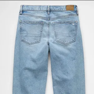 American Eagle Baggy Jean 6 Short Vintage Light Wash thumbnail 3