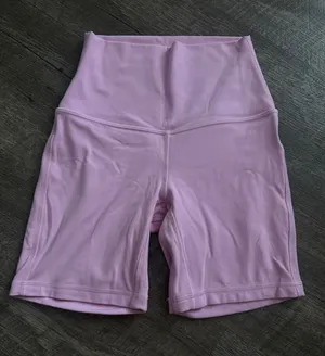 Like new lululemon align 6" shorts  thumbnail 1