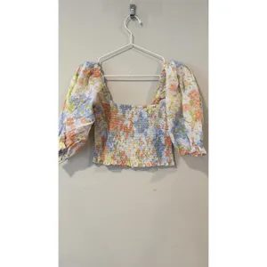 Billabong Feeling Groovy Puff Sleeve Floral Smocked Crop Blouse Top Size L 2692 thumbnail 4