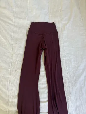 Aerie Offline Burgundy Flared Leggings thumbnail 3