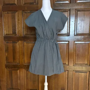 Theory Short Sleeve‎ Linen Blend Wrap Front Romper Size 8 Gray Minimalist thumbnail 4