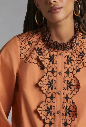 Anthropologie Scalloped Embroidered Buttondown Shirt, Size 8 thumbnail 4