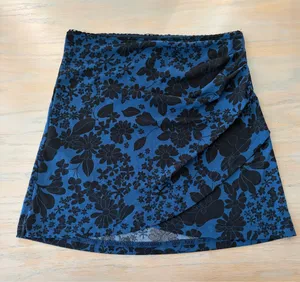 Urban Outfitters Blue and Black Floral Mini Skirt thumbnail 2