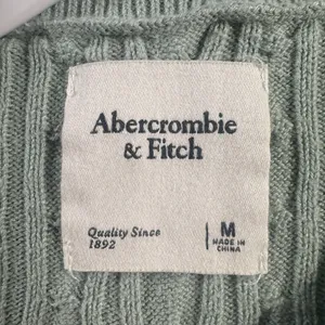 Abercrombie & Fitch Women’s M Green Cable Knit Crewneck Sweater Long Sleeve thumbnail 9