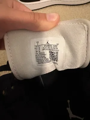 Air Jordan Black and white thumbnail 6