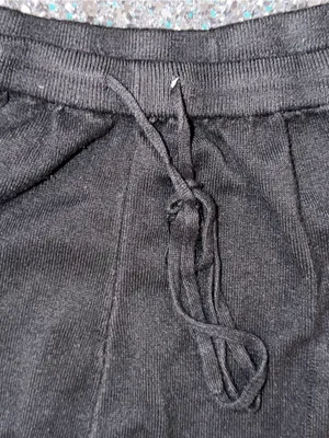 Women’s Black Large Pocketed Drawstring Sweat Shorts thumbnail 3
