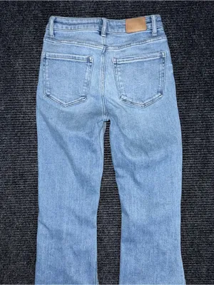 Buckle BKE Billie Slim Fit High Rise Bootcut Stretch Jeans 26 x 31.5 Distressed thumbnail 5
