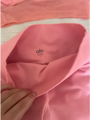 Alo Yoga Pink Shorts Set thumbnail 5