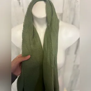 Steve Madden Olive Green Oversized Fringe Scarf – Soft Acrylic Winter Wrap NWT thumbnail 3