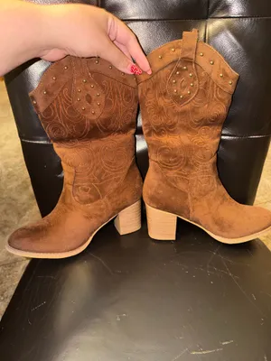 Boots Brown Size 9 thumbnail 3