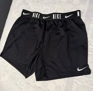 Nike Black Women's Athletic Shorts with Branded Waistband size XL thumbnail 1