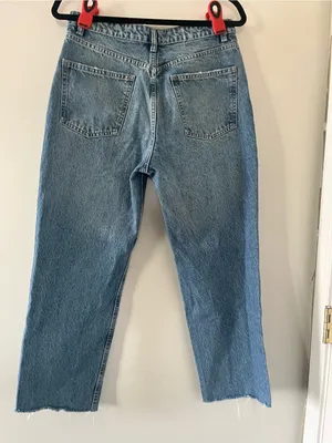 Zara High Rise Relaxed Mom Jeans 8 Button Fly Distressed Casual Model Off Duty thumbnail 5