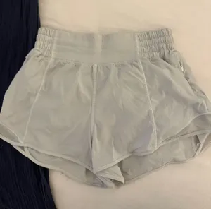Lululemon Hotty Shorts 2.5" thumbnail 1