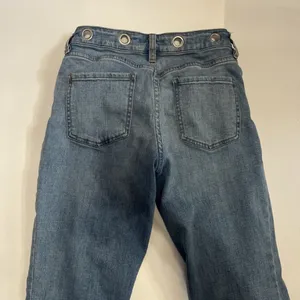 Sz 26 Rivet Detail Belt Out Crop Bootcut in Blue FREE PEOPLE thumbnail 11