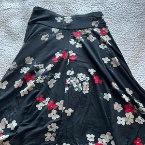 Floral Black Skirt Size XS thumbnail 4