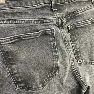 Zara Jeans Women Faded Black Size 4 High‎ Rise Denim Straight Slim Fit Classic thumbnail 8