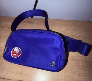 Lululemon Crossbody Camera Bag 2L NY Islanders P thumbnail 1