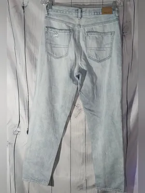 American Eagle Outfitters High-Rise Light Wash Y2K 90's Style Mom Jeans thumbnail 2