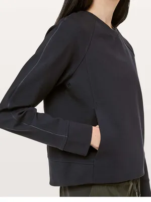 Lululemon On-Track Crew
Black thumbnail 5