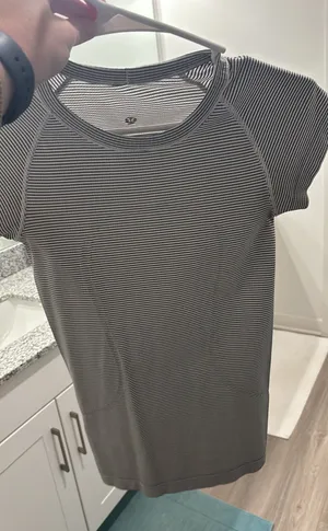 Lululemon Swiftly Tech thumbnail 1
