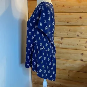Pleione short sleeve flowing flower print shirt. Size XS. thumbnail 2