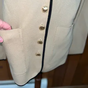 Gorgeous Ann Taylor Contrast Trim Soft Blazer! thumbnail 4