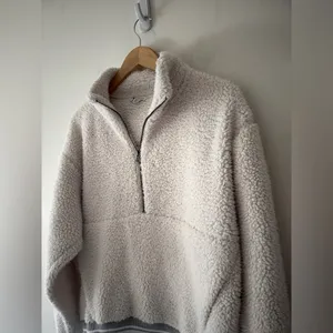 American Eagle Woman’s Sweater 1/2 Zip Front Pockets Cream Sherpa‎ thumbnail 2
