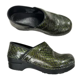Sanita Green Croc Embossed Slip On Clogs Comfort Shoes Womens 36 Nursing Shoes thumbnail 1