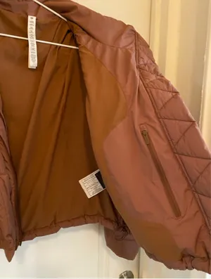 Lululemon Wunder Puff Brown Cropped Puffer Jacket size 8 thumbnail 5