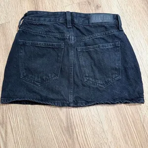 PacSun‎ Black Denim Mini Skirt High Waisted Cotton Size 24 Short Edgy Casual thumbnail 2