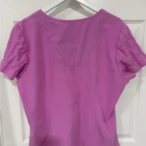 Vibrant Betsey Johnson Fuchsia Ruffle Sleeve Nursing Medical Scrub Top thumbnail 5