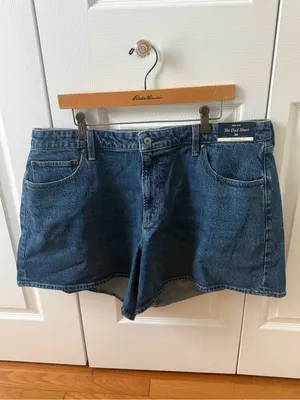 Abercrombie & Fitch The Dad Short High Rise in Medium Wash Curve Love thumbnail 2