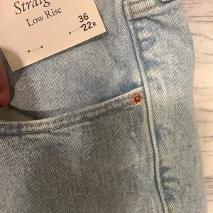 Abercrombie & Fitch The 90s Straight low rise size 22 thumbnail 7