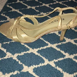 Karen Scott heels thumbnail 2