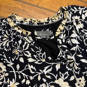 Anthropologie Black White Gold‎ Floral Tiered Ruffle V Neck Dress Size S thumbnail 3