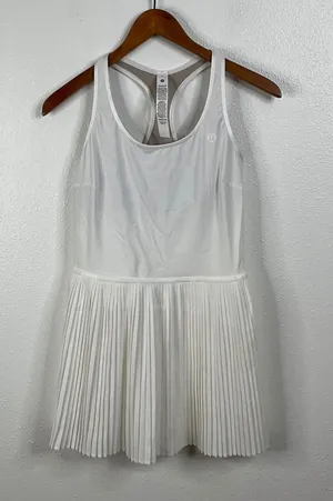 Lululemon Scoop‎ Neck Pleated Tennis Dress in White Size 6 thumbnail 1