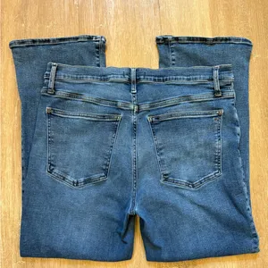 Madewell Women’s Mid-Rise Kick Out Jeans thumbnail 3