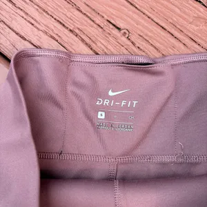 Nike Dri fit S hi waisted purple tone skinny leggings workout Athleisure fitness thumbnail 3