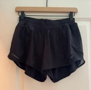 Lululemon Hottie Hot Shorts 2.5" thumbnail 1