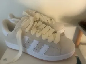 Adidas Shoes Women’s 8 thumbnail 1