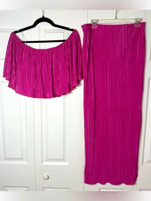 PrettyLittleThing Pink Fuschia Plisse Bardot Crop Top Maxi Skirt Set Size 12 thumbnail 1