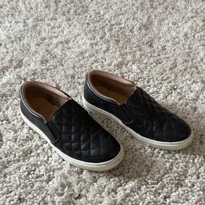 a new day Black Quilted Slip-On Loafers thumbnail 2