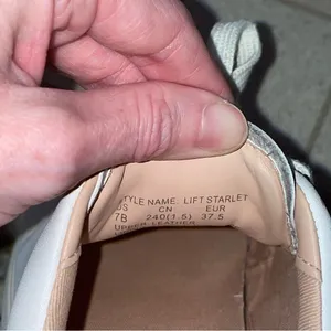 Kate Spade New York Lift Starlet Low-Top Sneakers Women Size 7 US 37.5 EU Casual thumbnail 10