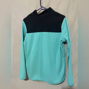 North face long sleeve thumbnail 3