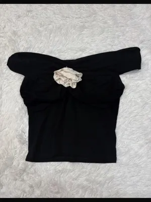 Reformation Emerald Knit Top in Black with Ivory Rosette Size S thumbnail 5