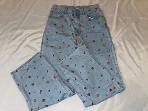 BDG Floral Embroidered Jeans Size 26x29 thumbnail 1