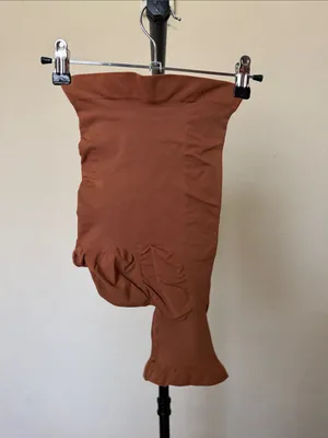 SKIMS Seamless Sculpt Solution Left Leg Exposed Bronze Shorts NEW size M thumbnail 3